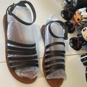 AMERICAN EAGLE OUTFITTERS BLACK LEATHER SANDALS ANKLE STRAPS